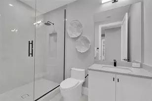 70 Avenida Veneccia, Sarasota, FL 34242 - Photo 39