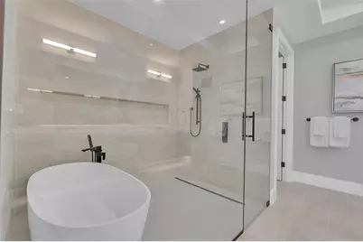 70 Avenida Veneccia #201, Sarasota, FL 34242 - Photo 29