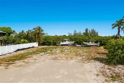 508 77th Street, Bradenton Beach, FL 34217 - Photo 17