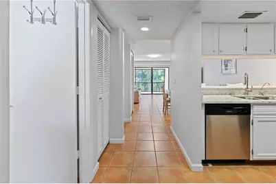 4574 Ringwood Meadow #4, Sarasota, FL 34235 - Photo 3