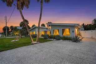 6203 Holmes Blvd, Holmes Beach, FL 34217 - Photo 3
