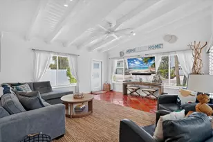 6203 Holmes Blvd, Holmes Beach, FL 34217 - Photo 11
