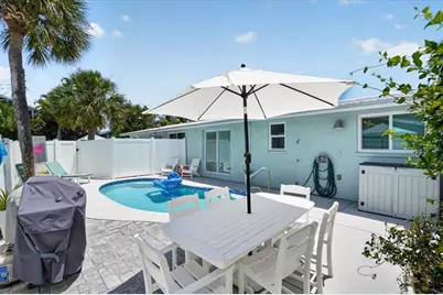 6203 Holmes Boulevard, Holmes Beach, FL 34217 - Photo 33