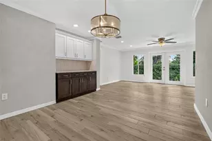 2129 Linwood Dr, Sarasota, FL 34232 - Photo 5