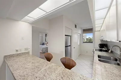1095 Gulf Of Mexico Drive #303, Longboat Key, FL 34228 - Photo 17