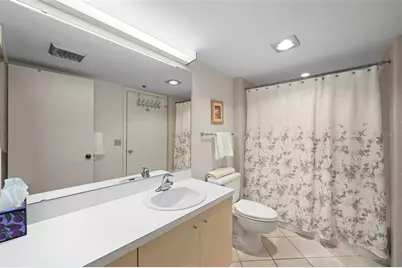 1095 Gulf Of Mexico Drive #303, Longboat Key, FL 34228 - Photo 27