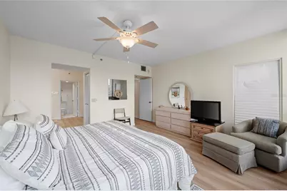 1095 Gulf Of Mexico Drive #303, Longboat Key, FL 34228 - Photo 21