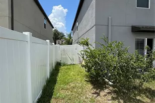 36569 Smithfield Ln, Zephyrhills, FL 33541 - Photo 29