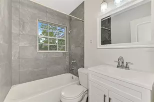 2136 Brueckner Dr, Sarasota, FL 34231 - Photo 25