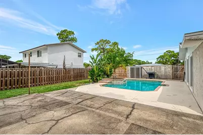 2136 Brueckner Drive, Sarasota, FL 34231 - Photo 31