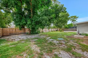 2136 Brueckner Dr, Sarasota, FL 34231 - Photo 29