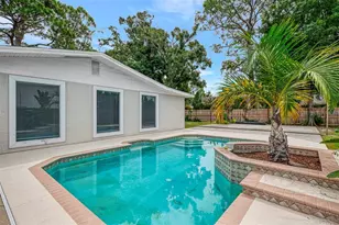 2136 Brueckner Dr, Sarasota, FL 34231 - Photo 35
