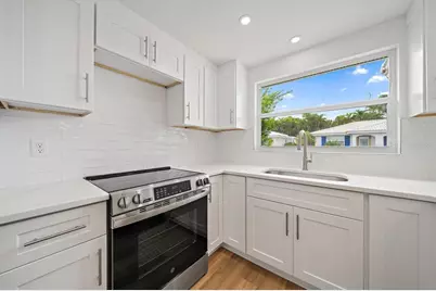 683 Spanish Drive S #214, Longboat Key, FL 34228 - Photo 7