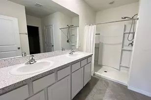 12724 Lateral Root Dr, Sarasota, FL 34238 - Photo 9