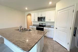 12724 Lateral Root Dr, Sarasota, FL 34238 - Photo 3