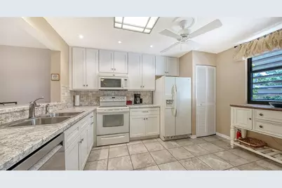 301 Timberlake Drive, Bradenton, FL 34210 - Photo 17