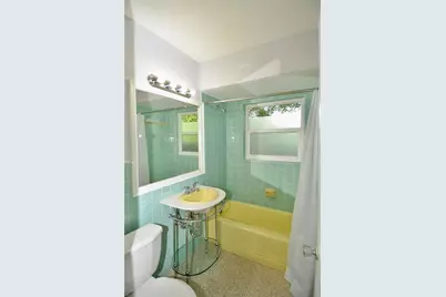 3525 Iroquois Avenue, Sarasota, FL 34234 - Photo 19