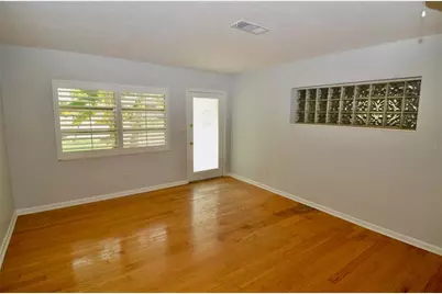 3525 Iroquois Avenue, Sarasota, FL 34234 - Photo 7