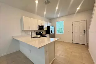 8528 Daybreak St, Sarasota, FL 34241 - Photo 3