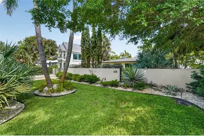 418 Sapphire Drive, Sarasota, FL 34234 - Photo 3
