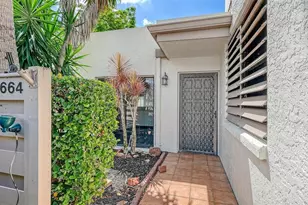 664 Woodlawn Dr, Bradenton, FL 34210 - Photo 3