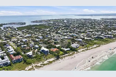 115 Aqua Lane, Holmes Beach, FL 34217 - Photo 5