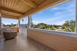 113 Aqua Ln, Holmes Beach, FL 34217 - Photo 25