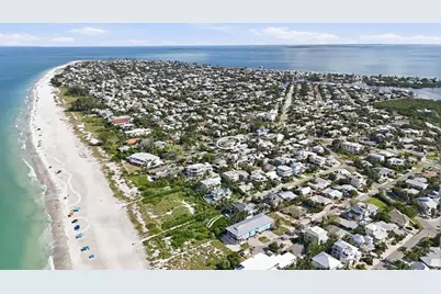 113 Aqua Lane, Holmes Beach, FL 34217 - Photo 3