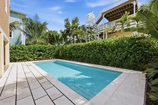 113 Aqua Ln, Holmes Beach, FL 34217 - Photo 49