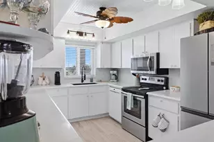 3446 Lake Bayshore Dr, Bradenton, FL 34205 - Photo 15