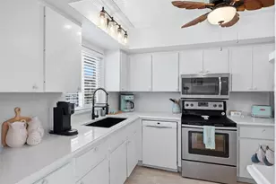 3446 Lake Bayshore Dr, Bradenton, FL 34205 - Photo 17