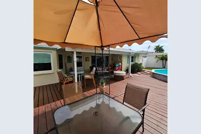 13920 Jamaica Drive, Seminole, FL 33776 - Photo 11