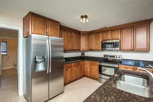13920 Jamaica Dr, Seminole, FL 33776 - Photo 3