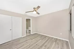5178 Lake Village Dr, Sarasota, FL 34235 - Photo 13