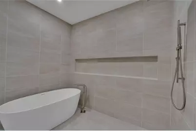 70 Avenida Veneccia #202, Sarasota, FL 34242 - Photo 25