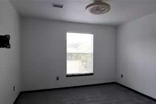 8539 Gate Parkway W, Jacksonville, FL 32216 - Photo 17