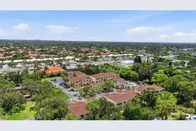 3958 Mediterranea Circle #411, Sarasota, FL 34233 - Photo 39