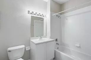 3958 Mediterranea Cir, Sarasota, FL 34233 - Photo 11