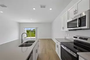 10713 Eclipse St, Sarasota, FL 34241 - Photo 9