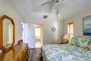 7812 38th Ct E, Sarasota, FL 34243 - Photo 23