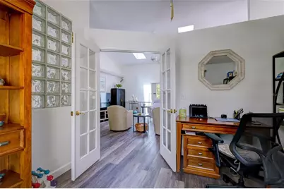 7812 38th Court E, Sarasota, FL 34243 - Photo 21