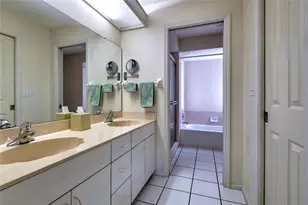 7812 38th Ct E, Sarasota, FL 34243 - Photo 25