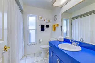 7812 38th Ct E, Sarasota, FL 34243 - Photo 29