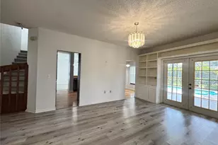 6077 Marella Dr, Sarasota, FL 34243 - Photo 9