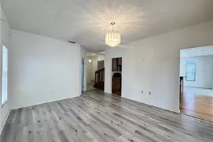 6077 Marella Dr, Sarasota, FL 34243 - Photo 11