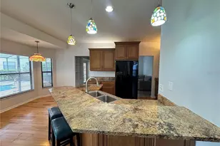 6077 Marella Dr, Sarasota, FL 34243 - Photo 5