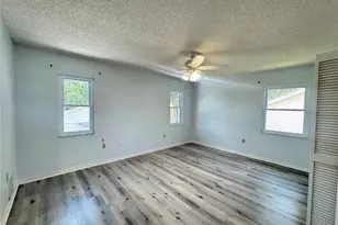 6077 Marella Dr, Sarasota, FL 34243 - Photo 17
