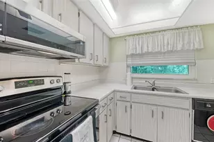 2260 Stickney Point Rd, Sarasota, FL 34231 - Photo 13