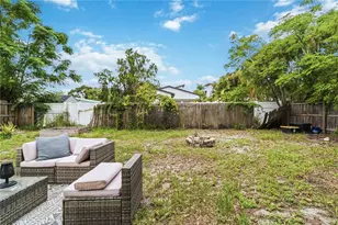 2442 Novus St, Sarasota, FL 34237 - Photo 25