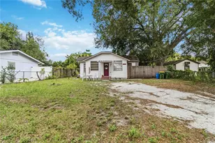2442 Novus St, Sarasota, FL 34237 - Photo 3